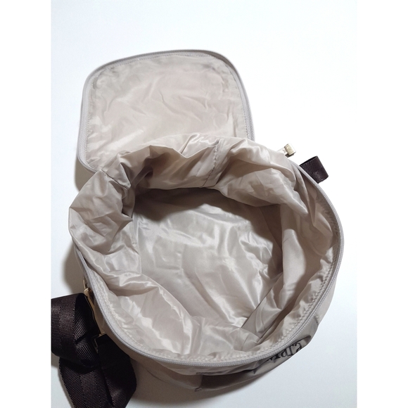 MaxMara The‎ Cube Minimalist Lightweight Neutral Color  Bag 6"W×6"H - Picture 7 of 9